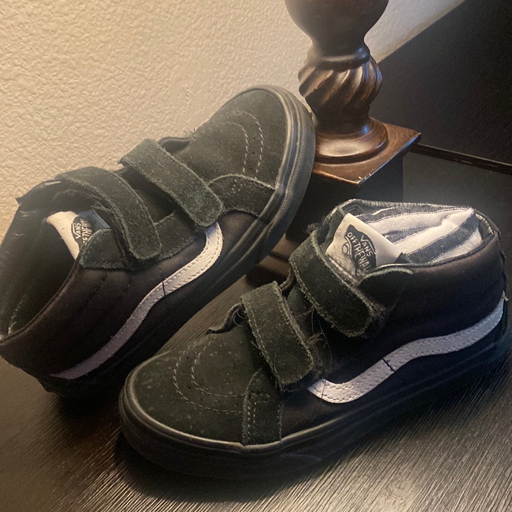 Vans skateboard shoe!! Unisex/ Velcro